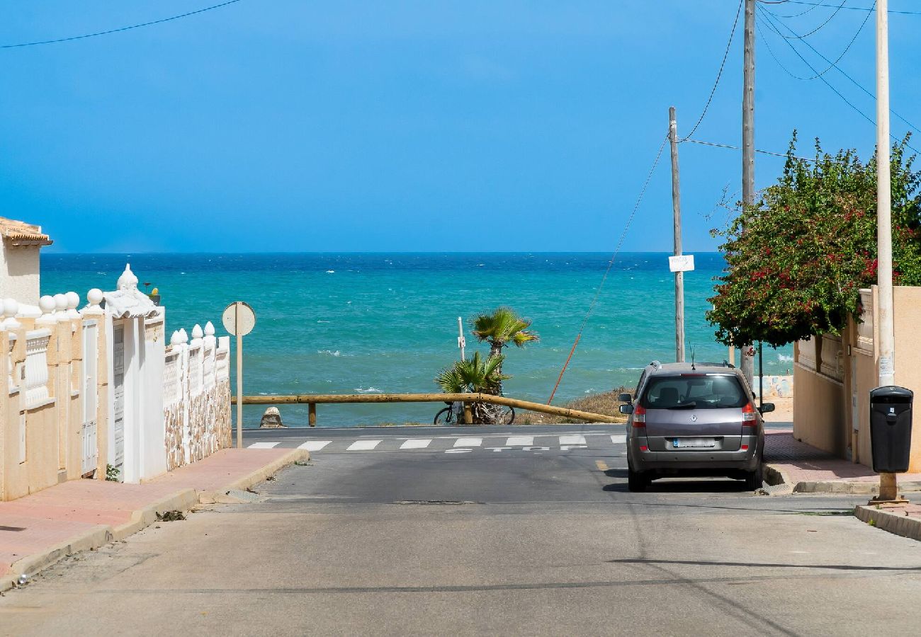 Apartamento en Torrevieja - 🅃 Refugio Marino Sunrise