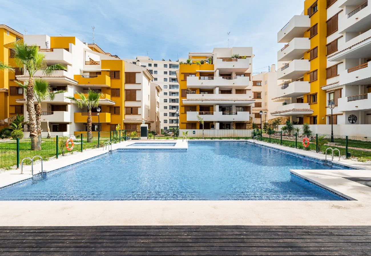 Apartamento en Torrevieja - Tornado Apartamento