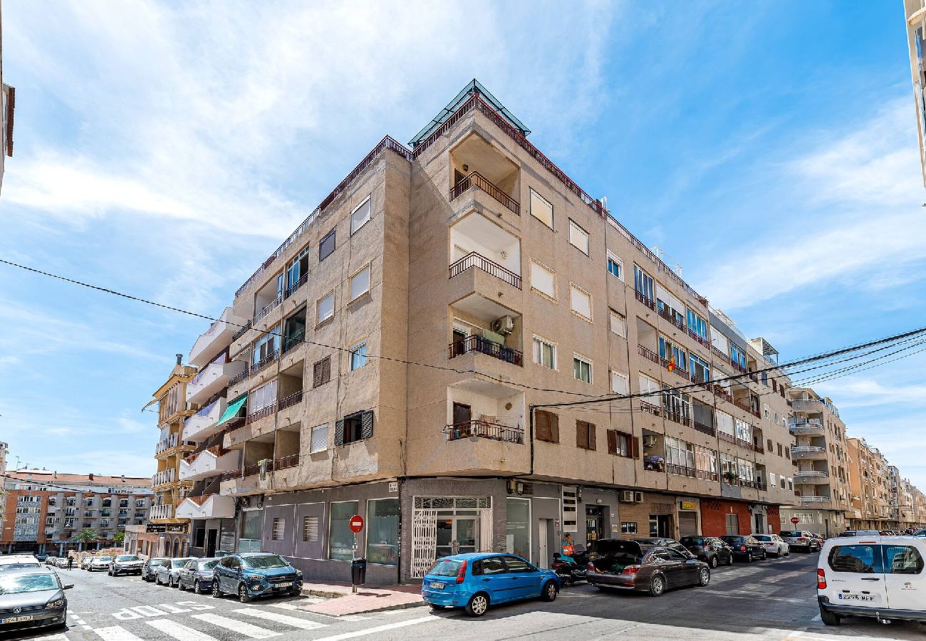 Apartamento en Torrevieja - 🅃 Loma 66