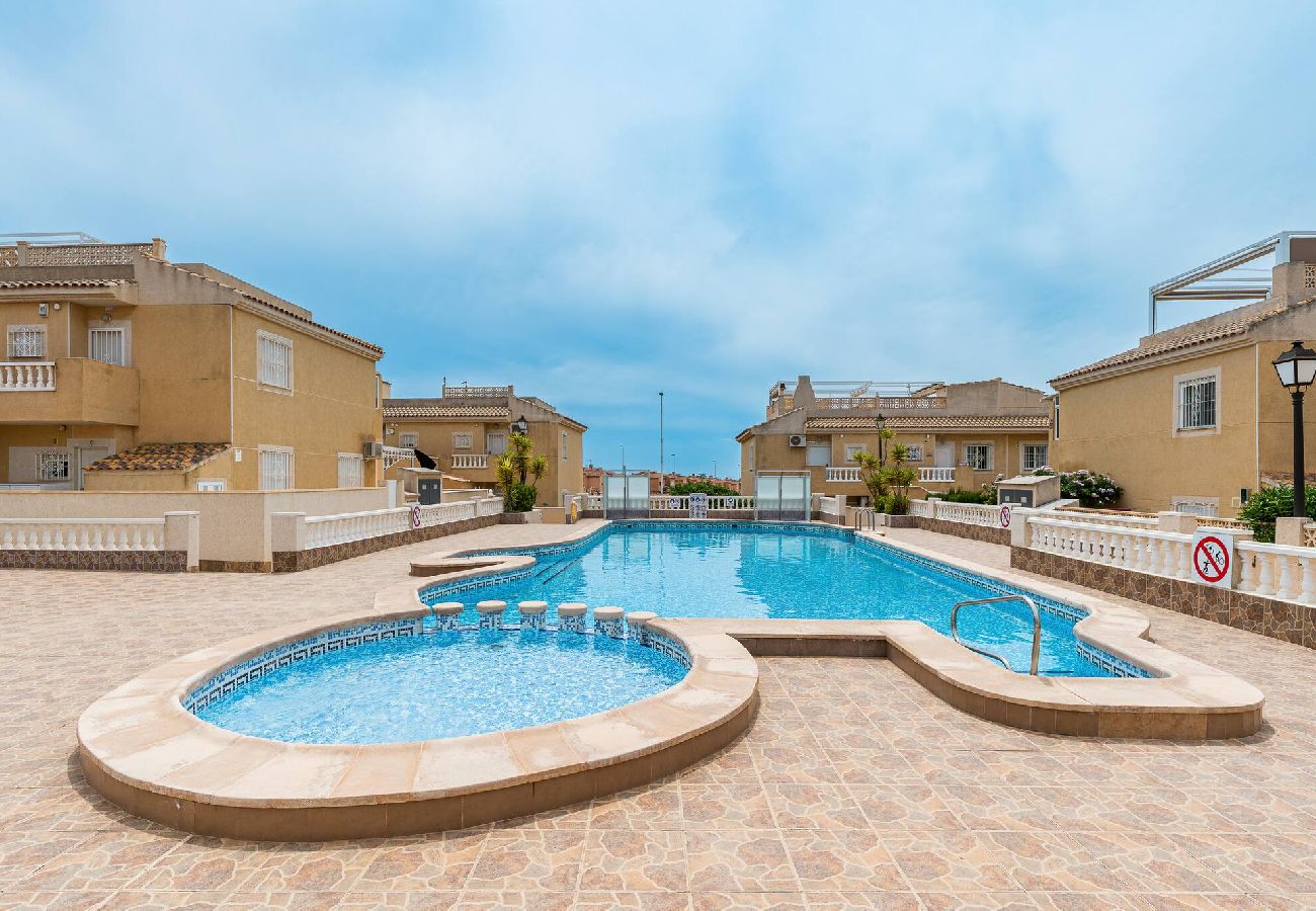 Apartamento en Torrevieja - 🅃 Casa Maese