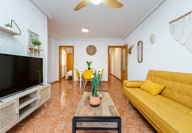 Apartamento en Torrevieja - 🅃 Loma 40