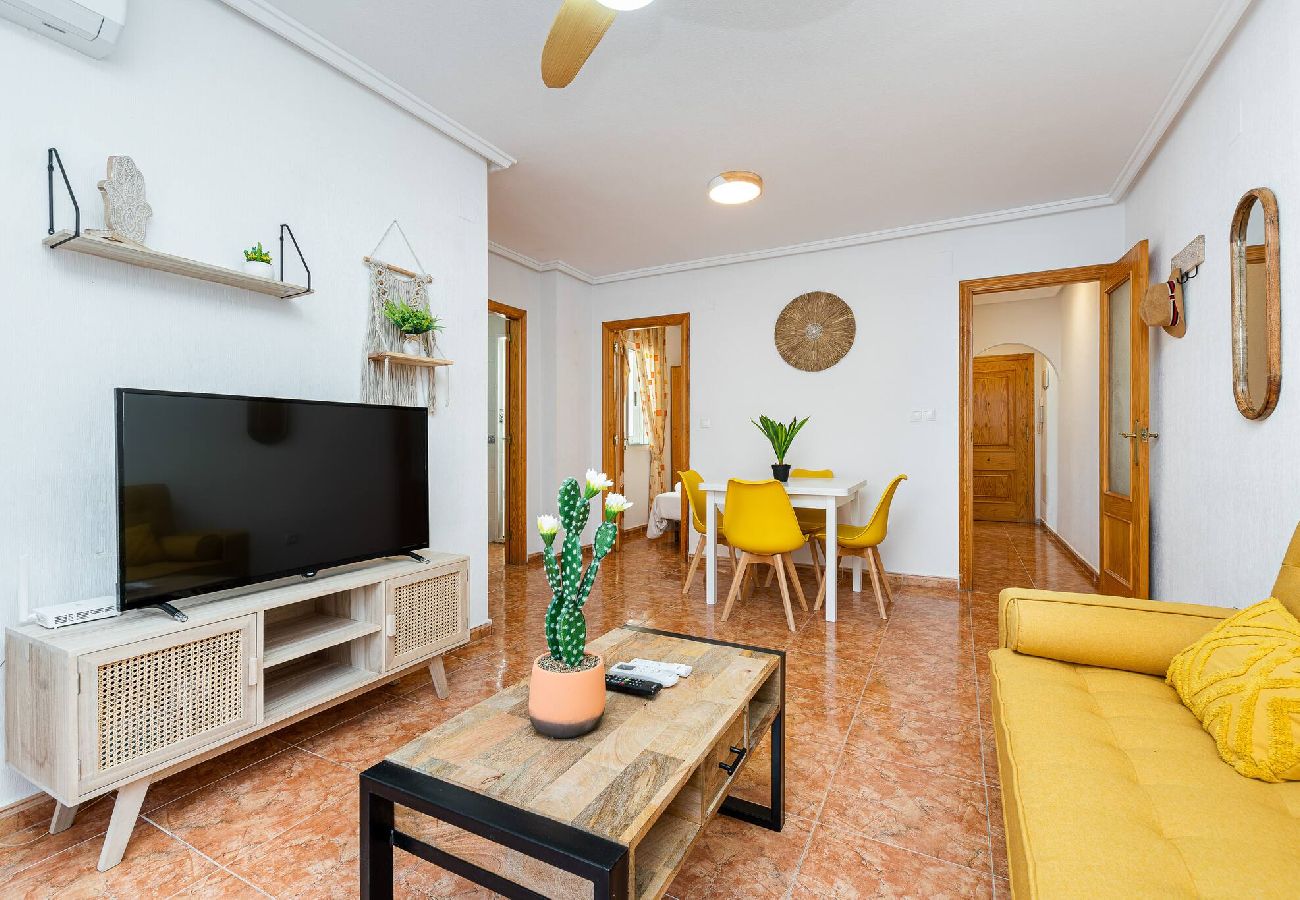 Apartamento en Torrevieja - 🅃 Loma 40