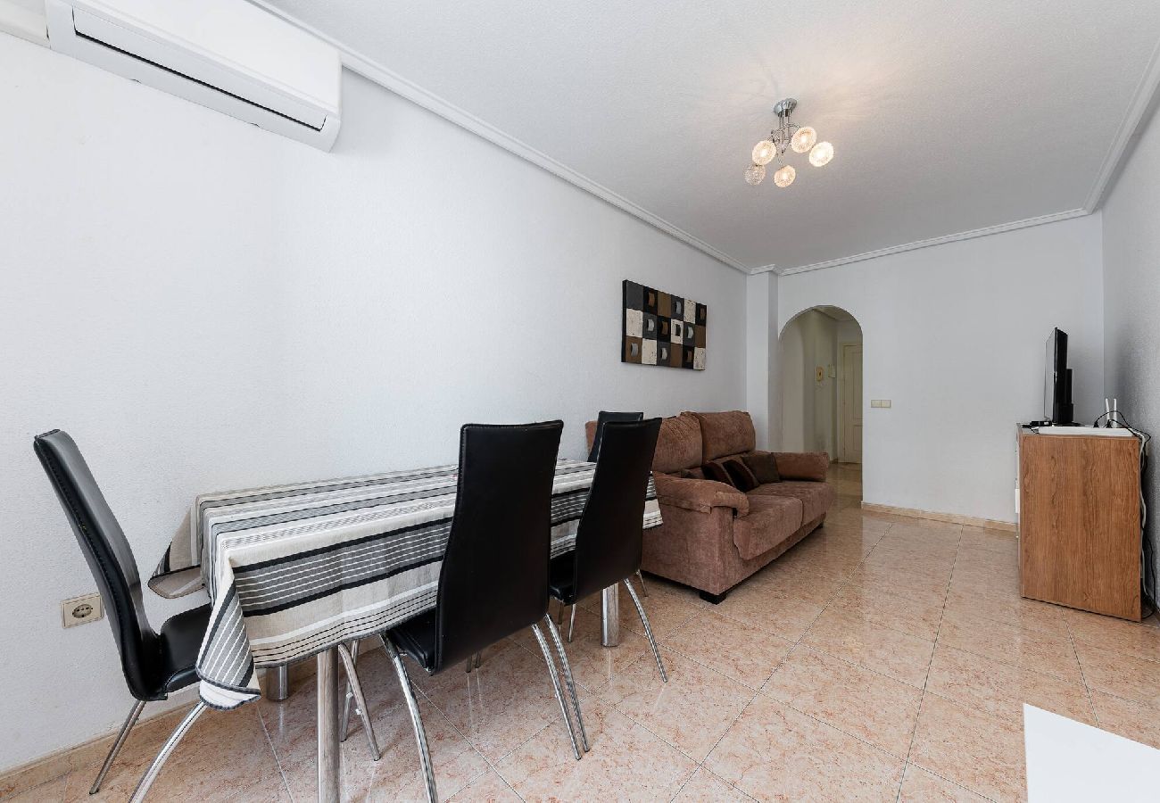 Apartamento en Torrevieja - 🅃 Torresal
