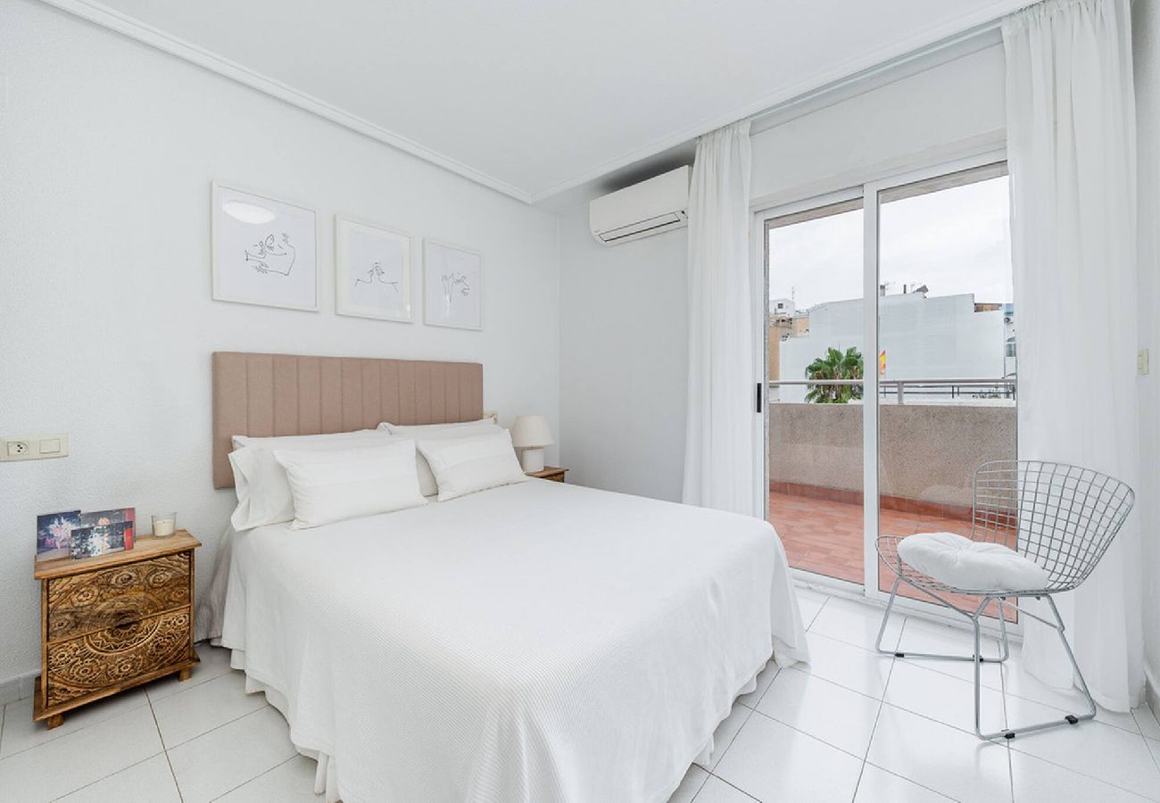 Apartamento en Torrevieja - 🅃 Blanco Sunrise