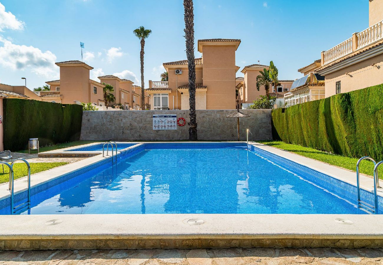 Apartamento en Orihuela Costa - 🅃 Rosé Sunrise