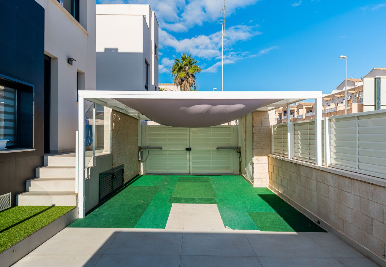 Casa en Orihuela Costa - 🅃 Villa Vera