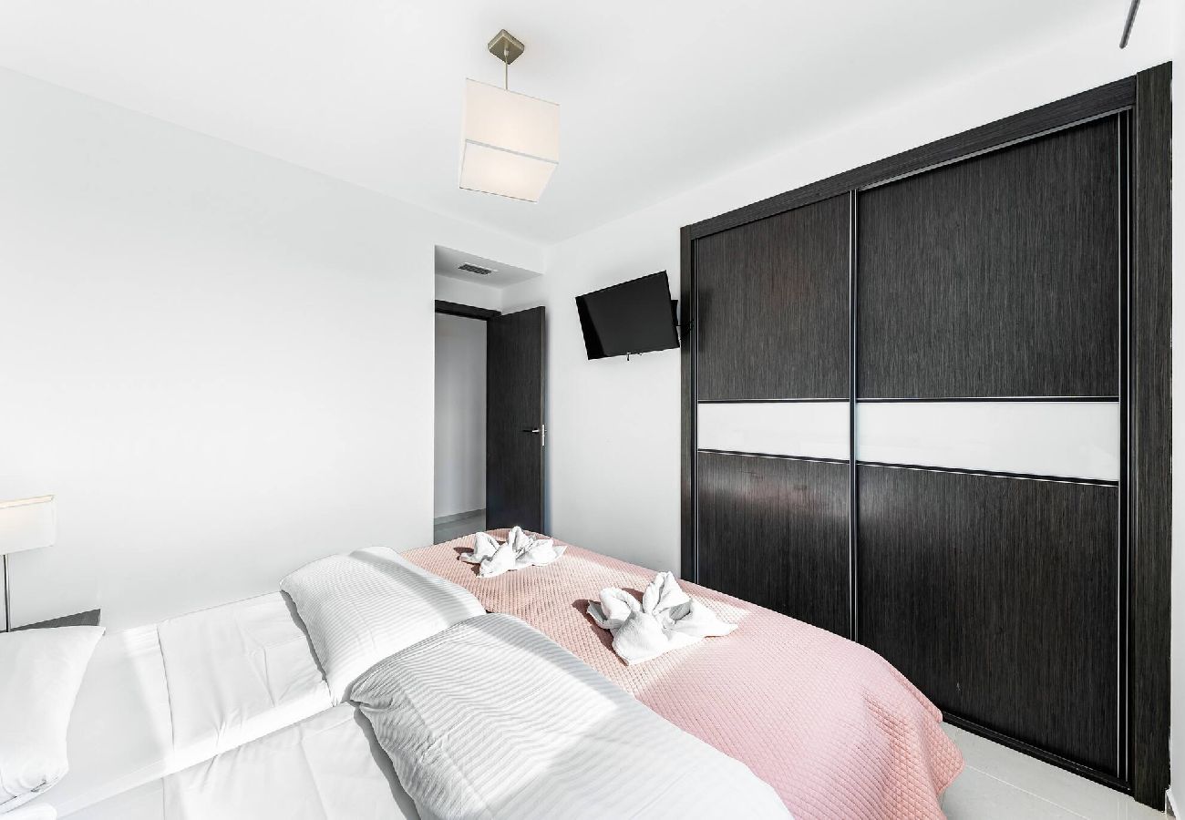 Apartamento en Torrevieja - 🅃 Sea Senses