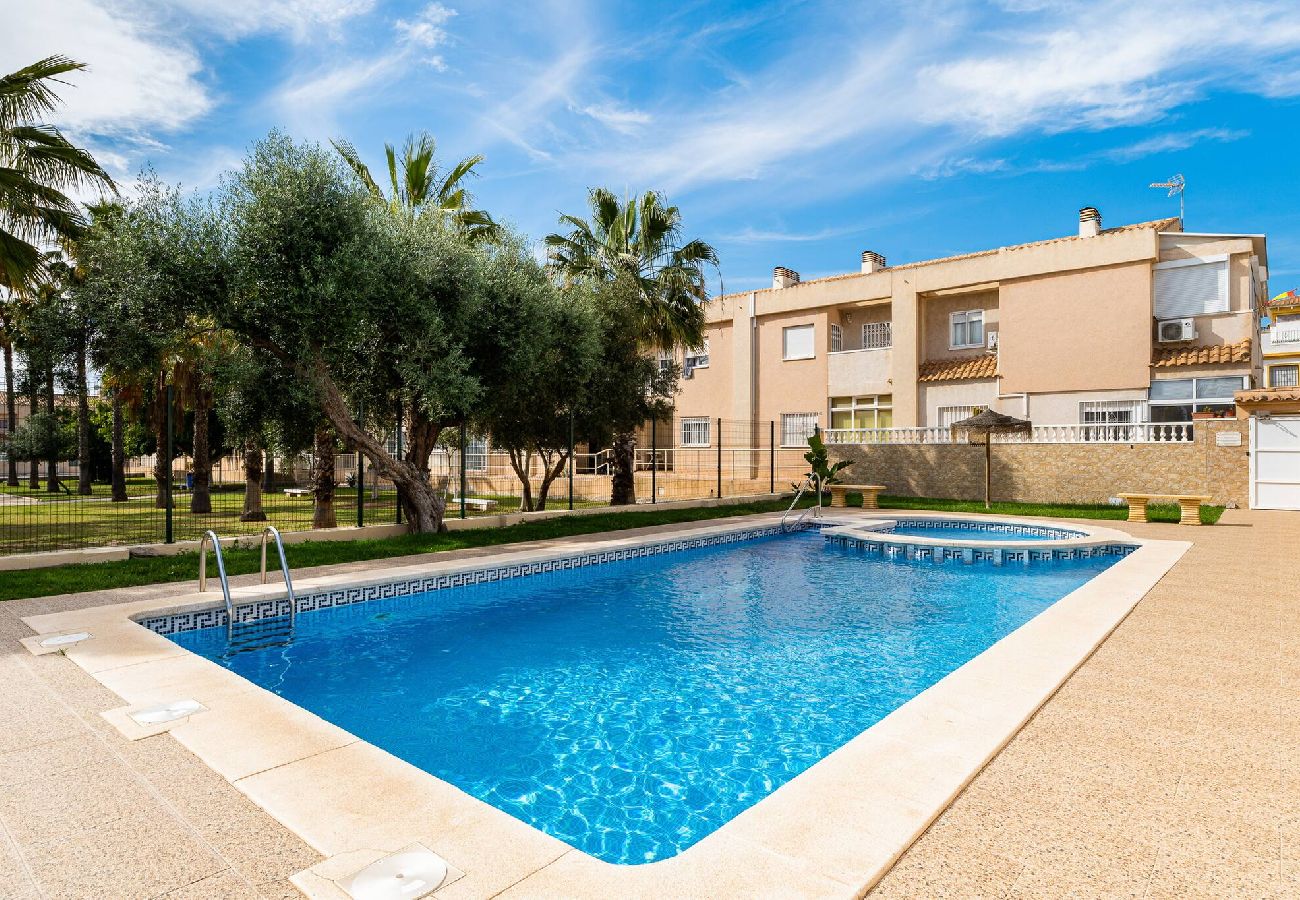 Ferienwohnung in Torrevieja - Aguas Nuevas Sunrise - Bungalow