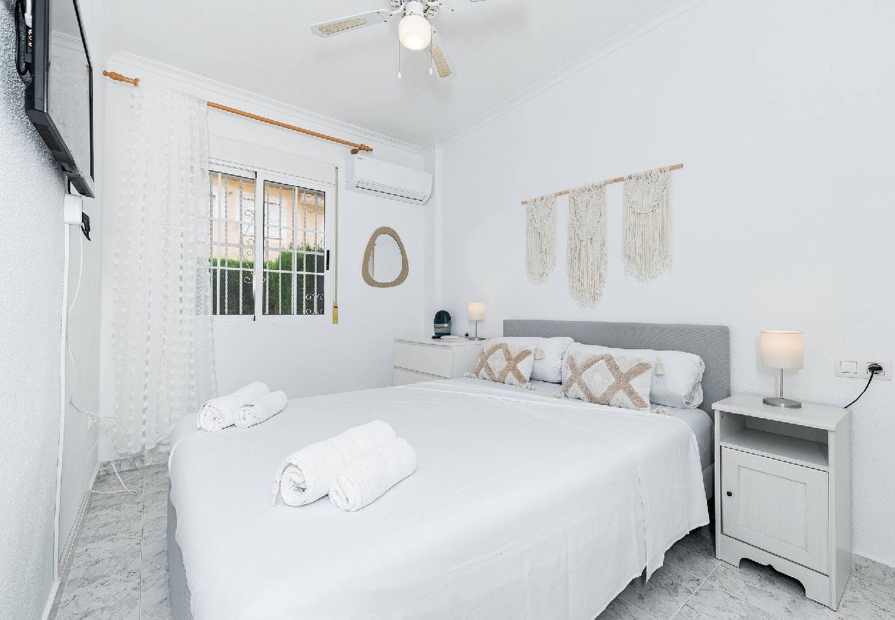 Ferienwohnung in Torrevieja - 🅃 Casa Maese