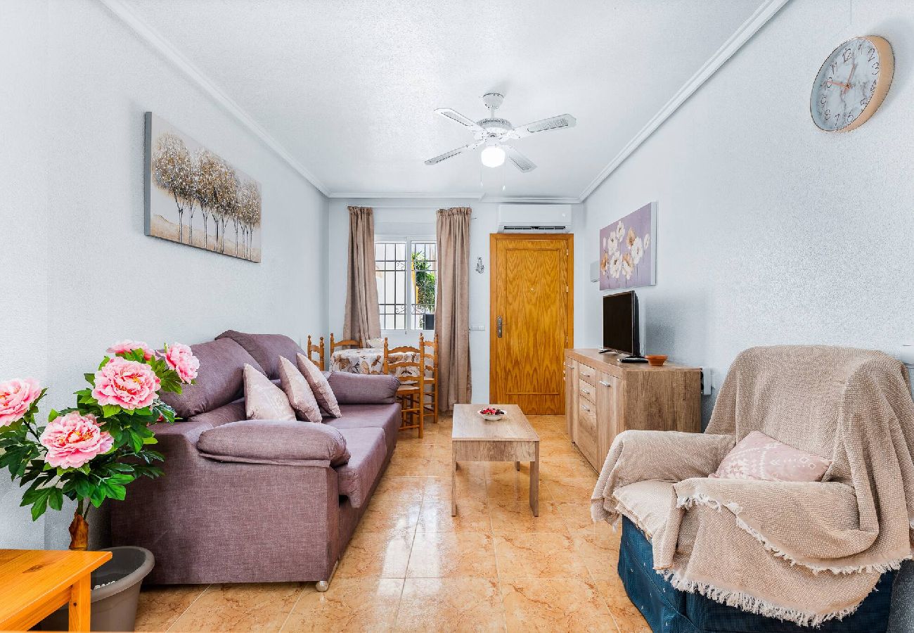 Ferienhaus in Torrevieja - 🅃 Villa Patrick - Apartamento