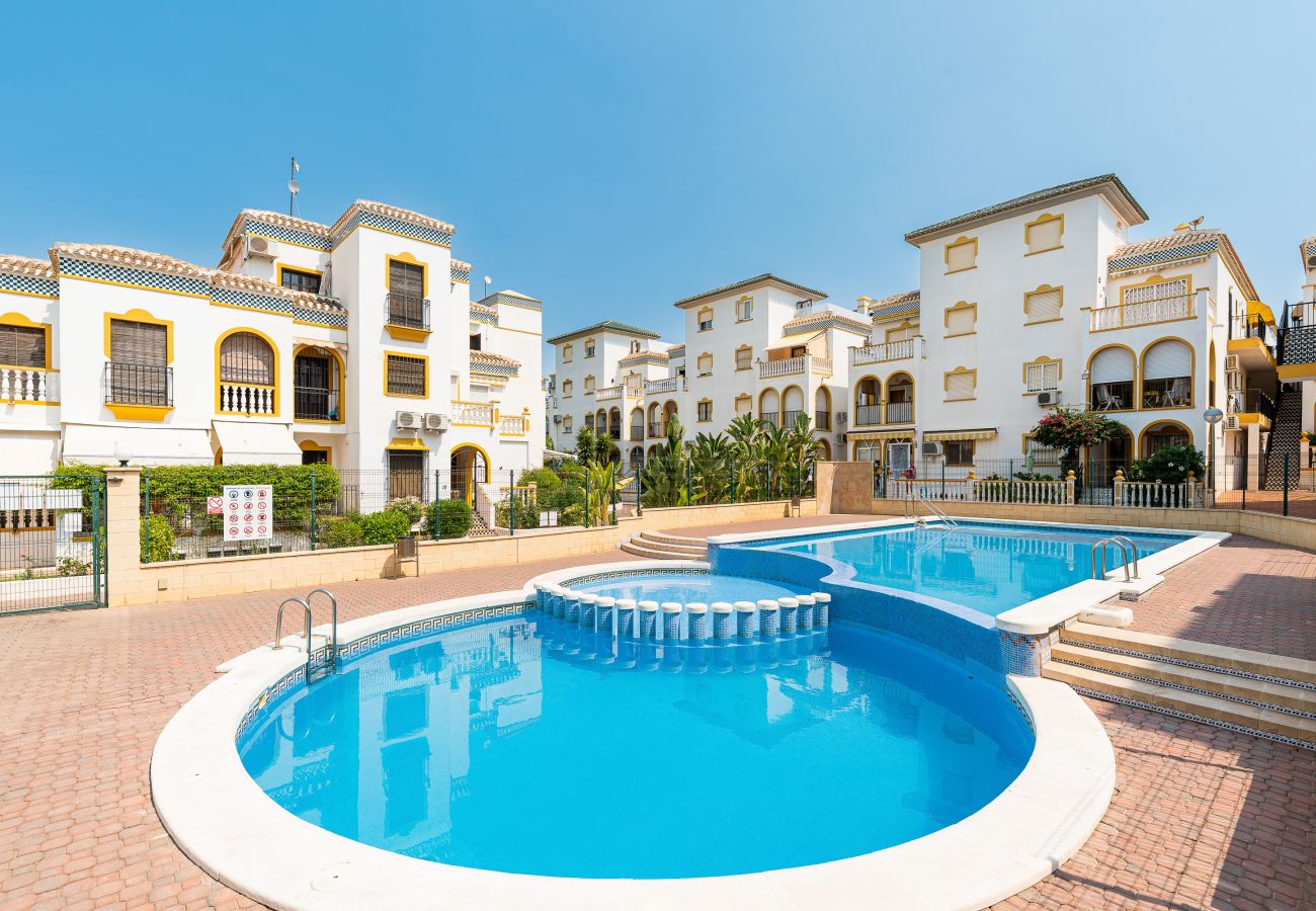 Ferienwohnung in Torrevieja - 🅃 Sunny Molino Retreat with Pool & Terrace