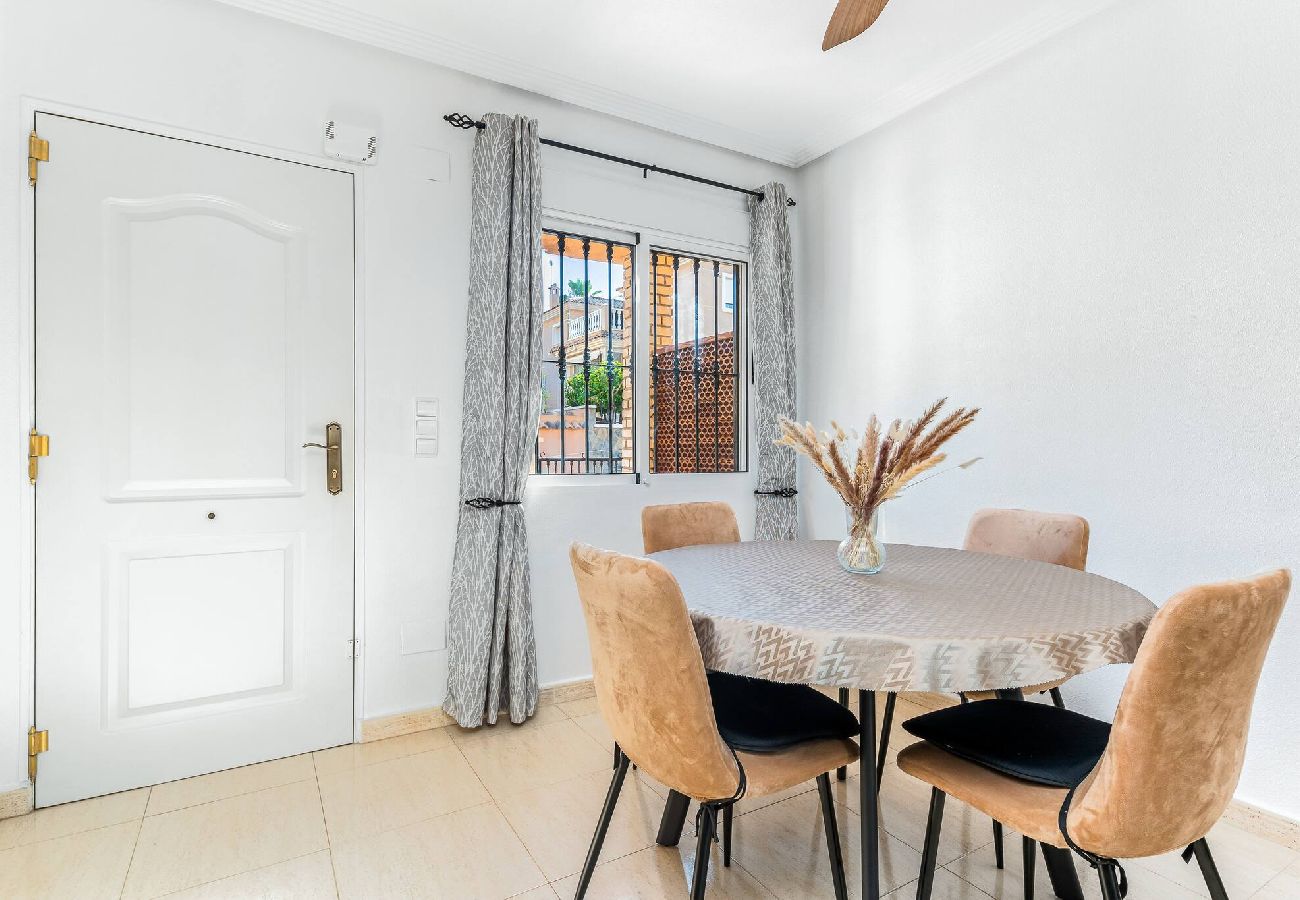 Ferienwohnung in Orihuela Costa - 🅃 Rosé Sunrise