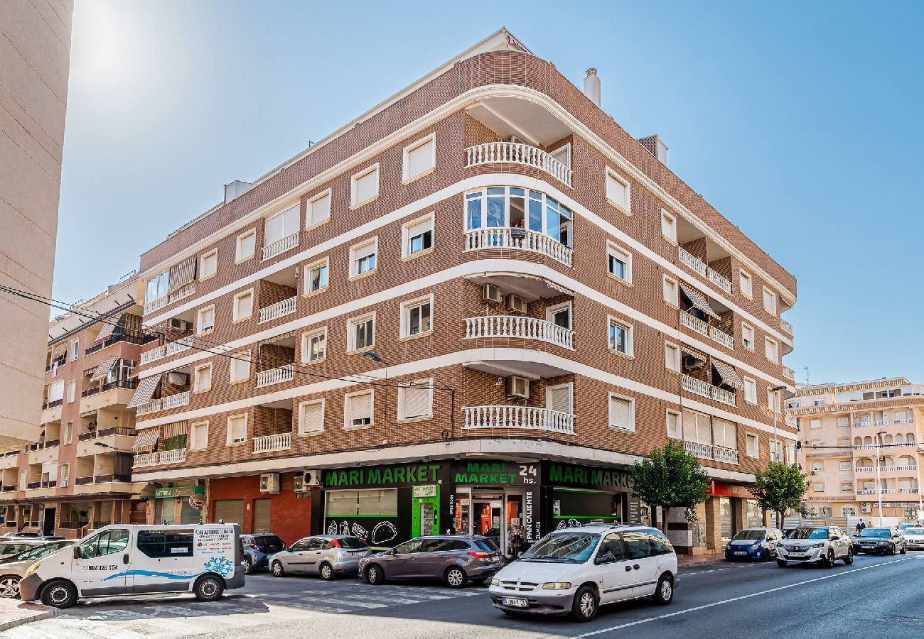 Ferienwohnung in Torrevieja - 🅃 Madrid Sunrise