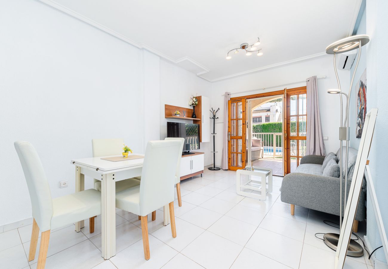 Ferienwohnung in Torrevieja - Gandhi Sunrise