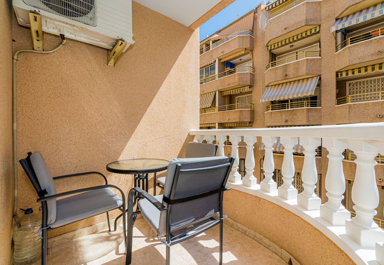 Ferienwohnung in Torrevieja - Apartamento Playa Capitán