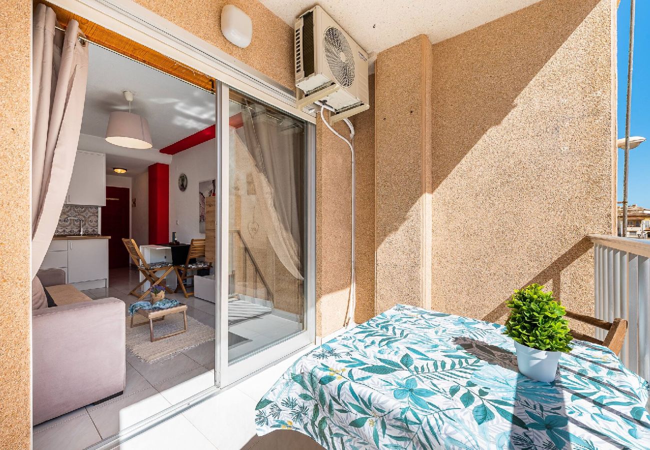 Apartment in Torrevieja - Estocolmo Estudio Sunrise