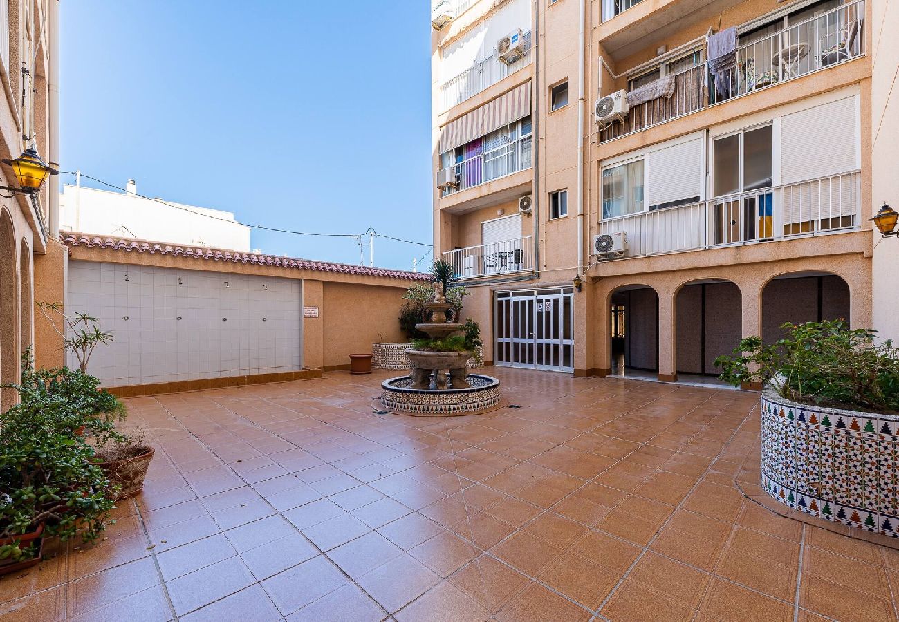 Apartment in Torrevieja - Estocolmo Estudio Sunrise
