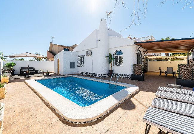 House in Pilar de la Horadada - 🅃 Chalet Queen Venecia Sunrise