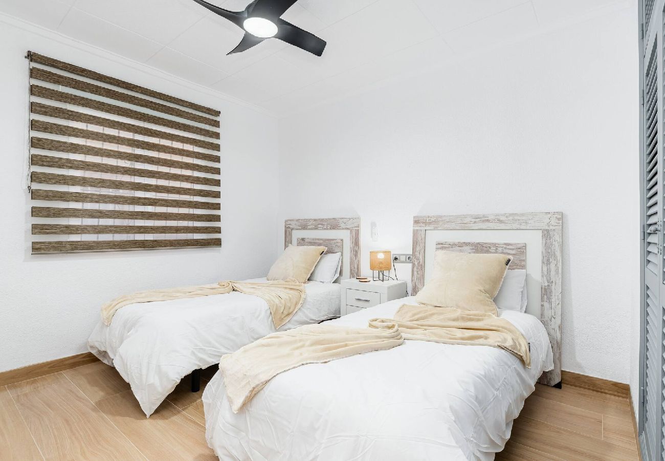 House in Pilar de la Horadada - 🅃 Chalet Queen Venecia Sunrise