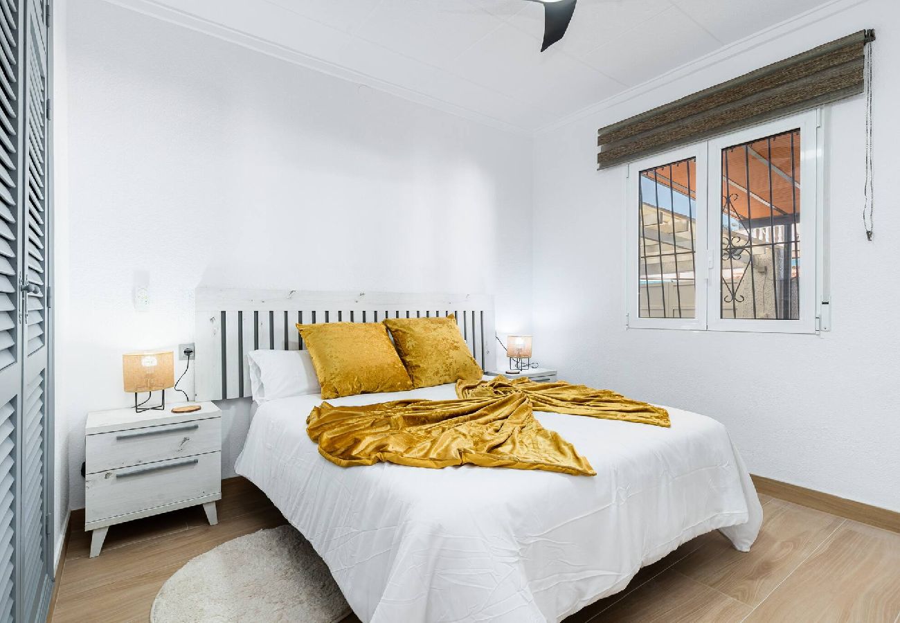 House in Pilar de la Horadada - 🅃 Chalet Queen Venecia Sunrise