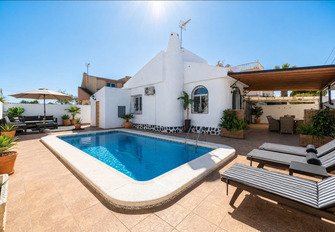 House in Pilar de la Horadada - 🅃 Chalet Queen Venecia Sunrise