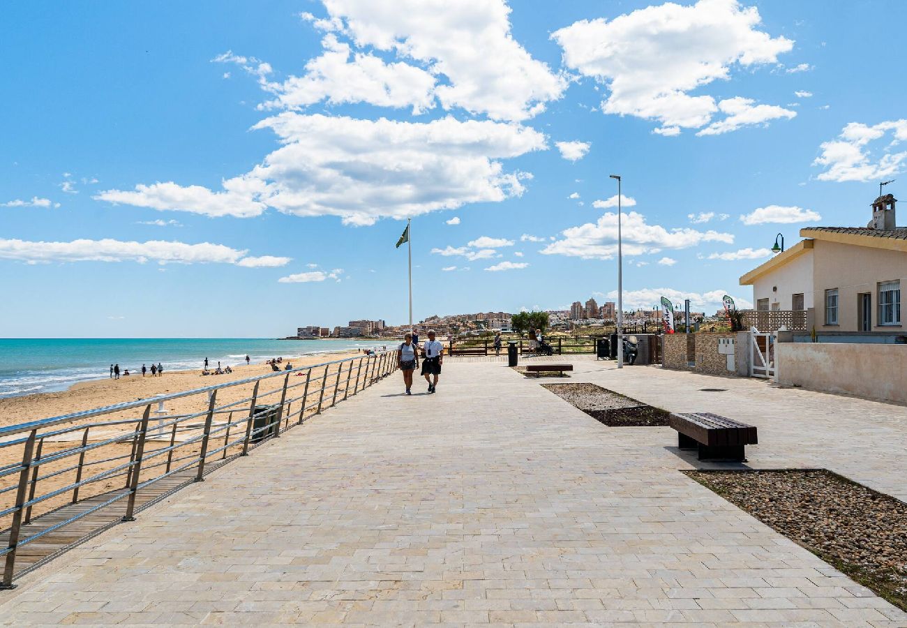 Apartment in Torrevieja - 🅃 Casa del Chicho