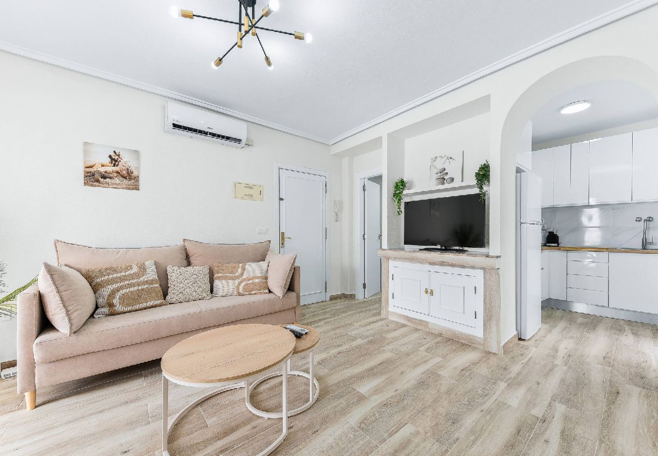 Apartment in Torrevieja - 🅃 Sunny Molino Retreat with Pool & Terrace