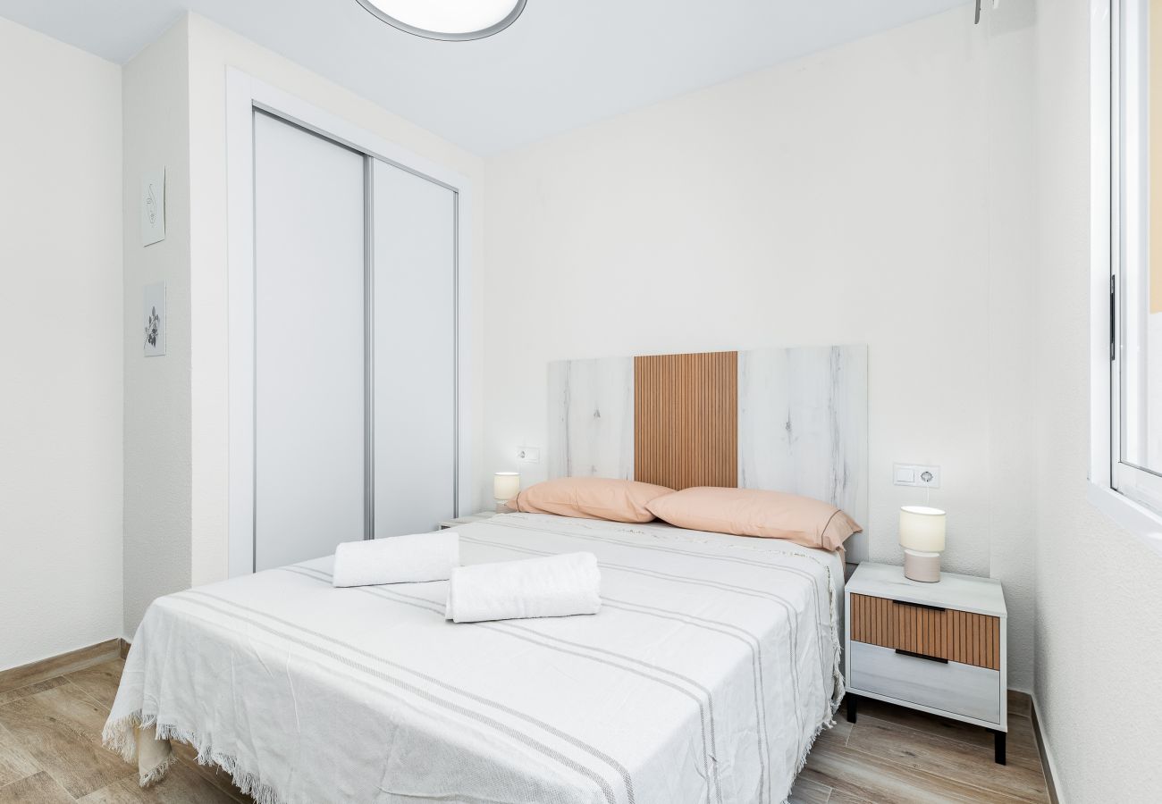 Apartment in Torrevieja - 🅃 Sunny Molino Retreat with Pool & Terrace