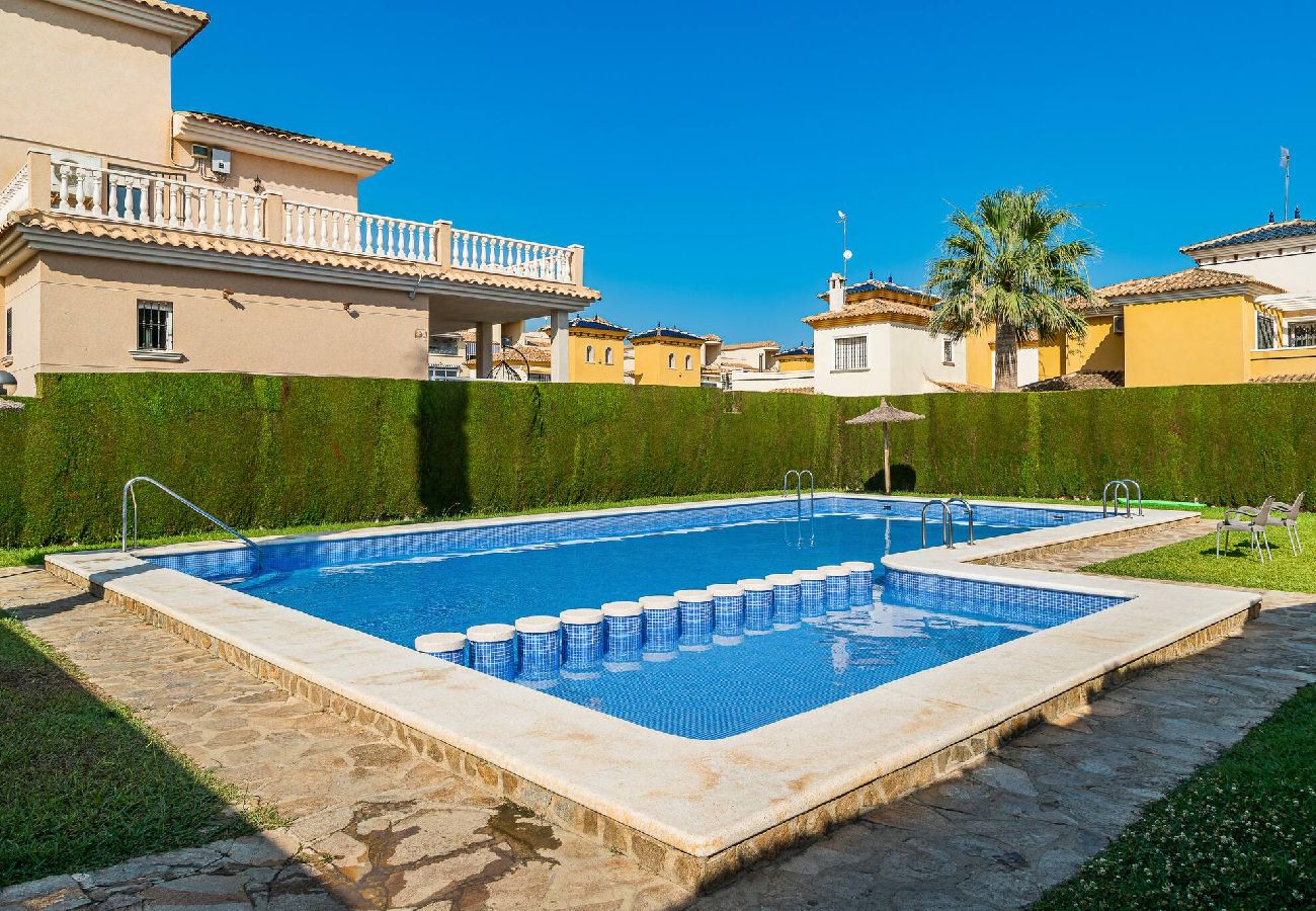Apartment in Orihuela Costa - 🅃 Rosé Sunrise