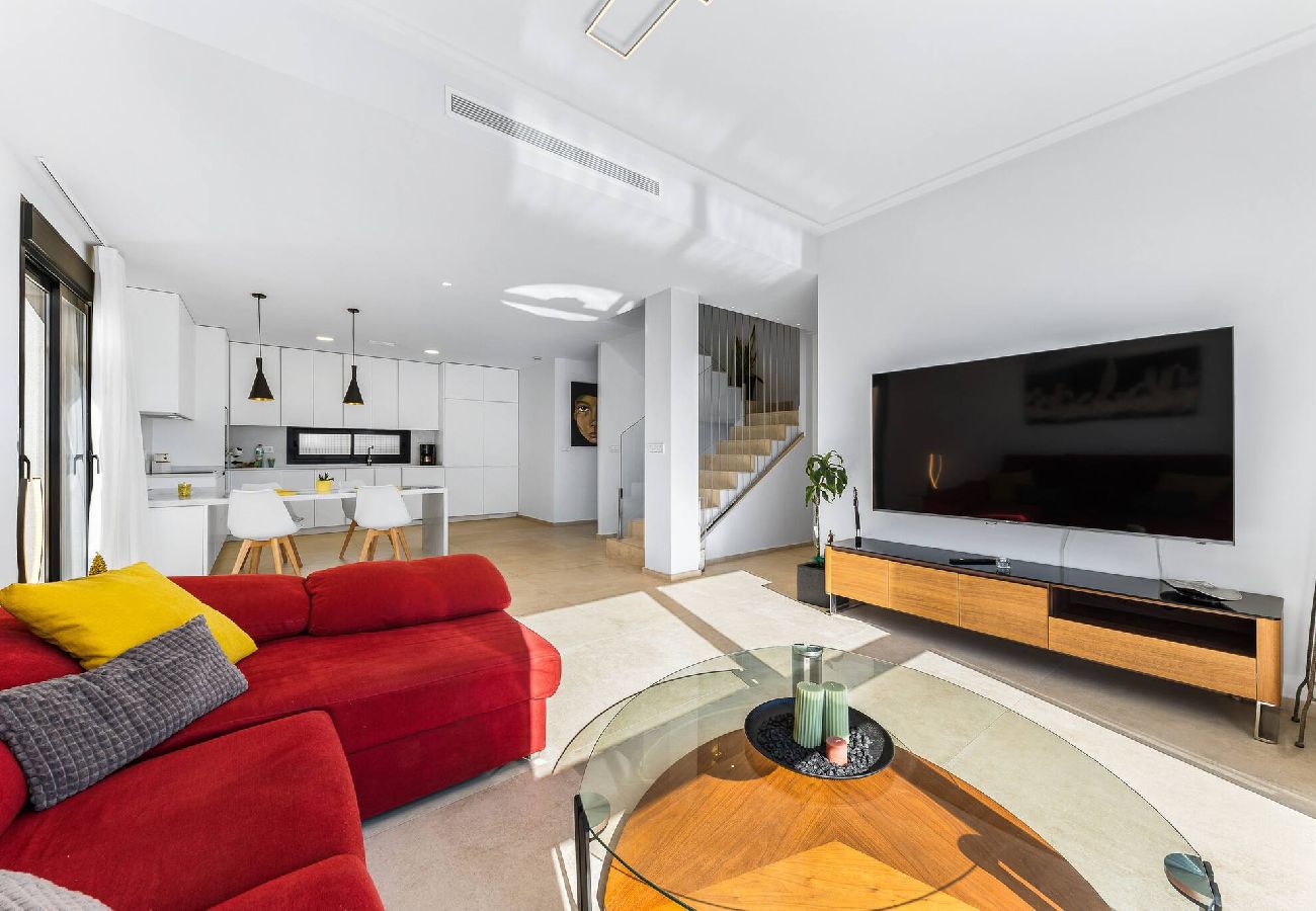 House in Orihuela Costa - 🅃 Villa Vera