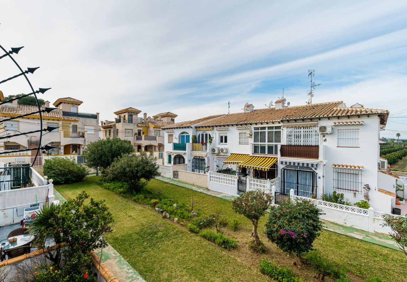 Apartment in Torrevieja - LAGO JARDÍN 55