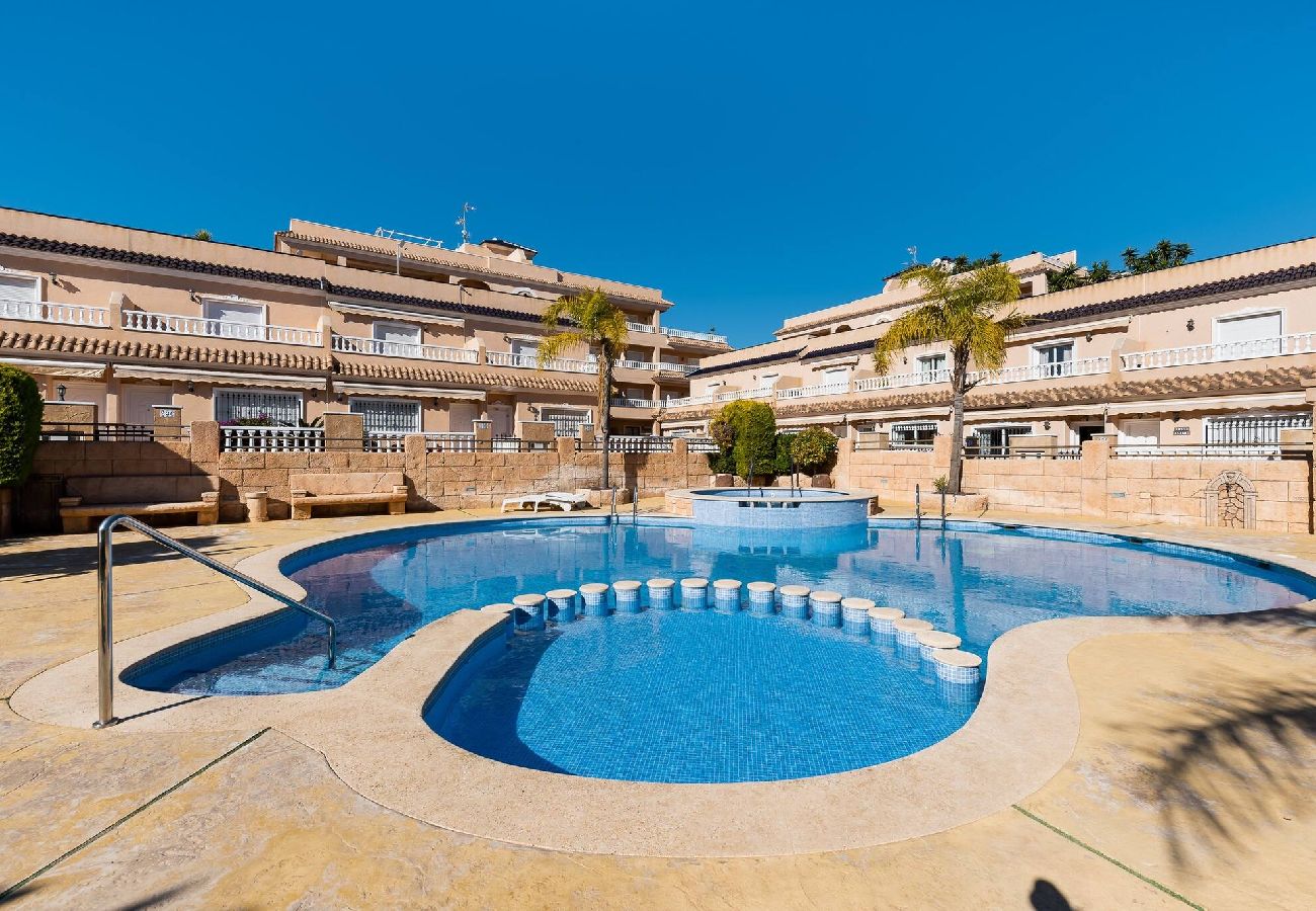 Huis in Orihuela - z.- La Zenia - Bungalow