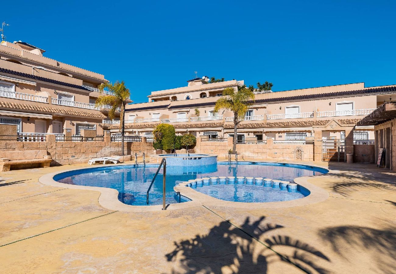 Huis in Orihuela - z.- La Zenia - Bungalow