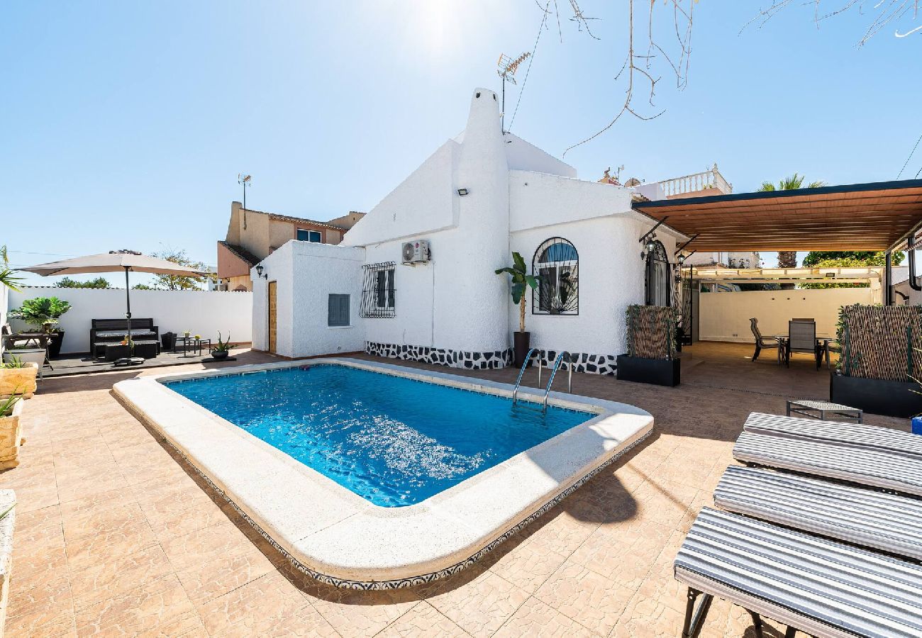 Huis in Pilar de la Horadada - 🅃 Chalet Queen Venecia Sunrise