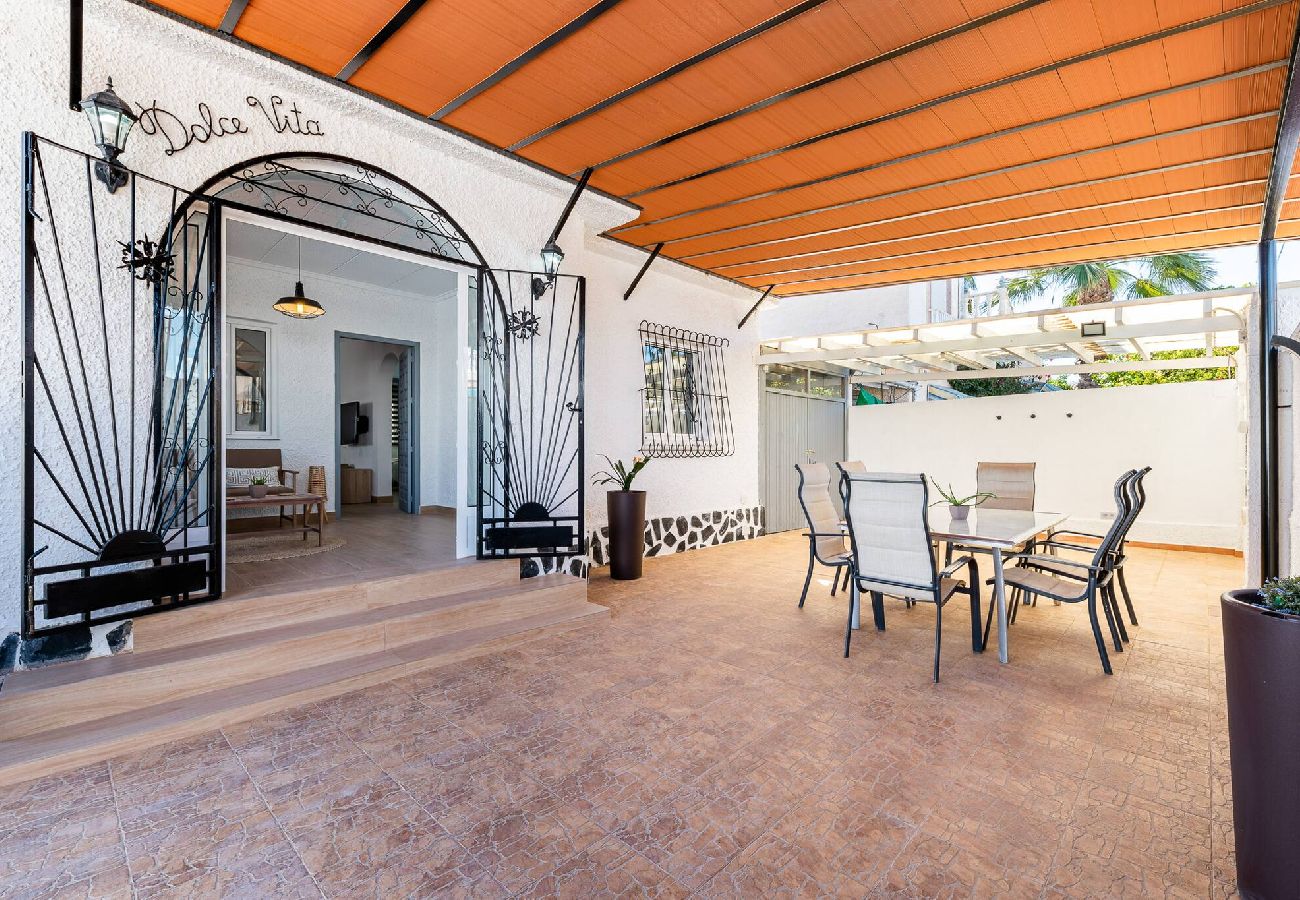 Huis in Pilar de la Horadada - 🅃 Chalet Queen Venecia Sunrise