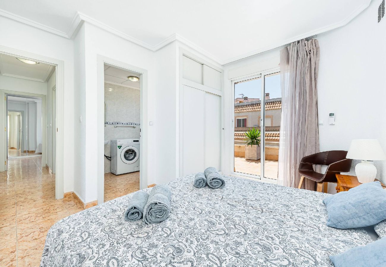 Appartement in Torrevieja - La Loma Ático Sunrise