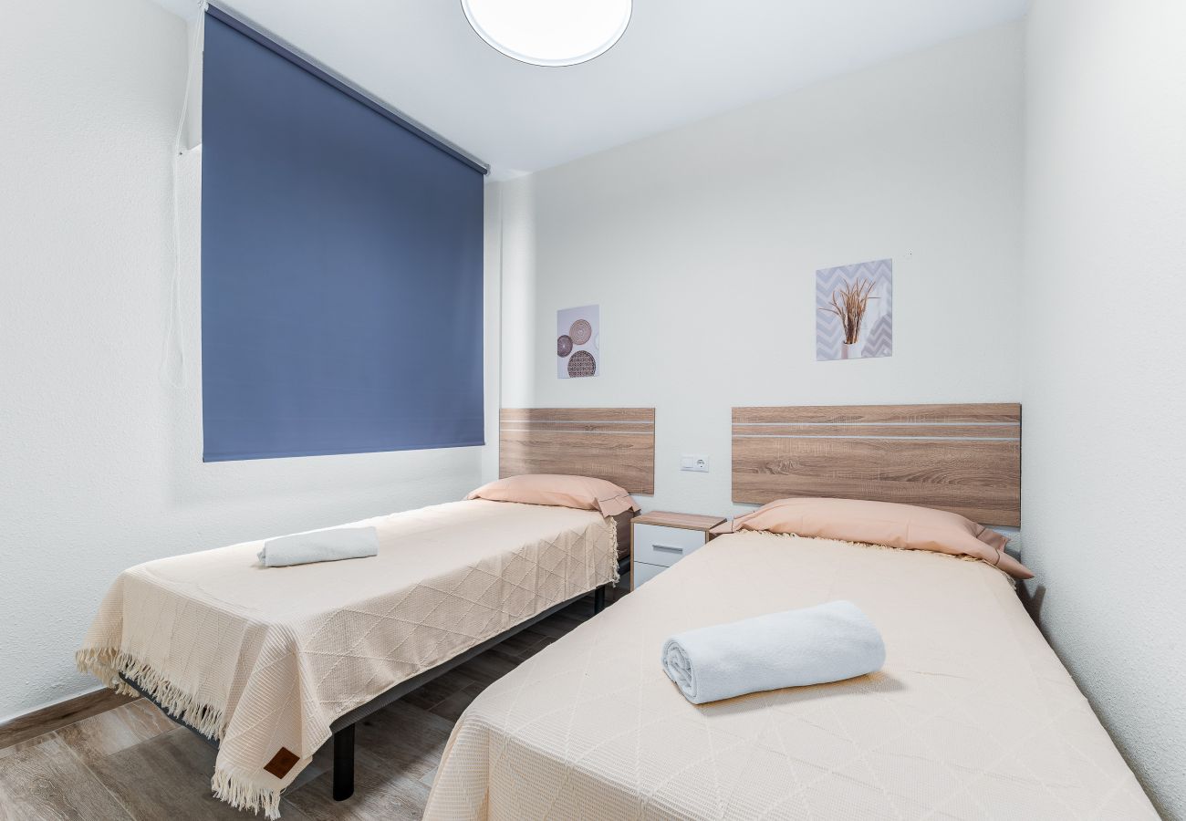 Appartement in Torrevieja - 🅃 Sunny Molino Retreat with Pool & Terrace