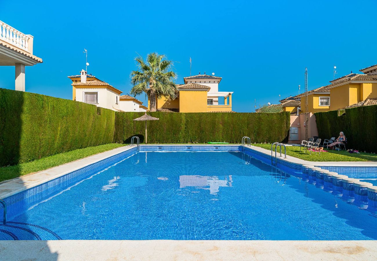 Appartement in Orihuela Costa - 🅃 Rosé Sunrise