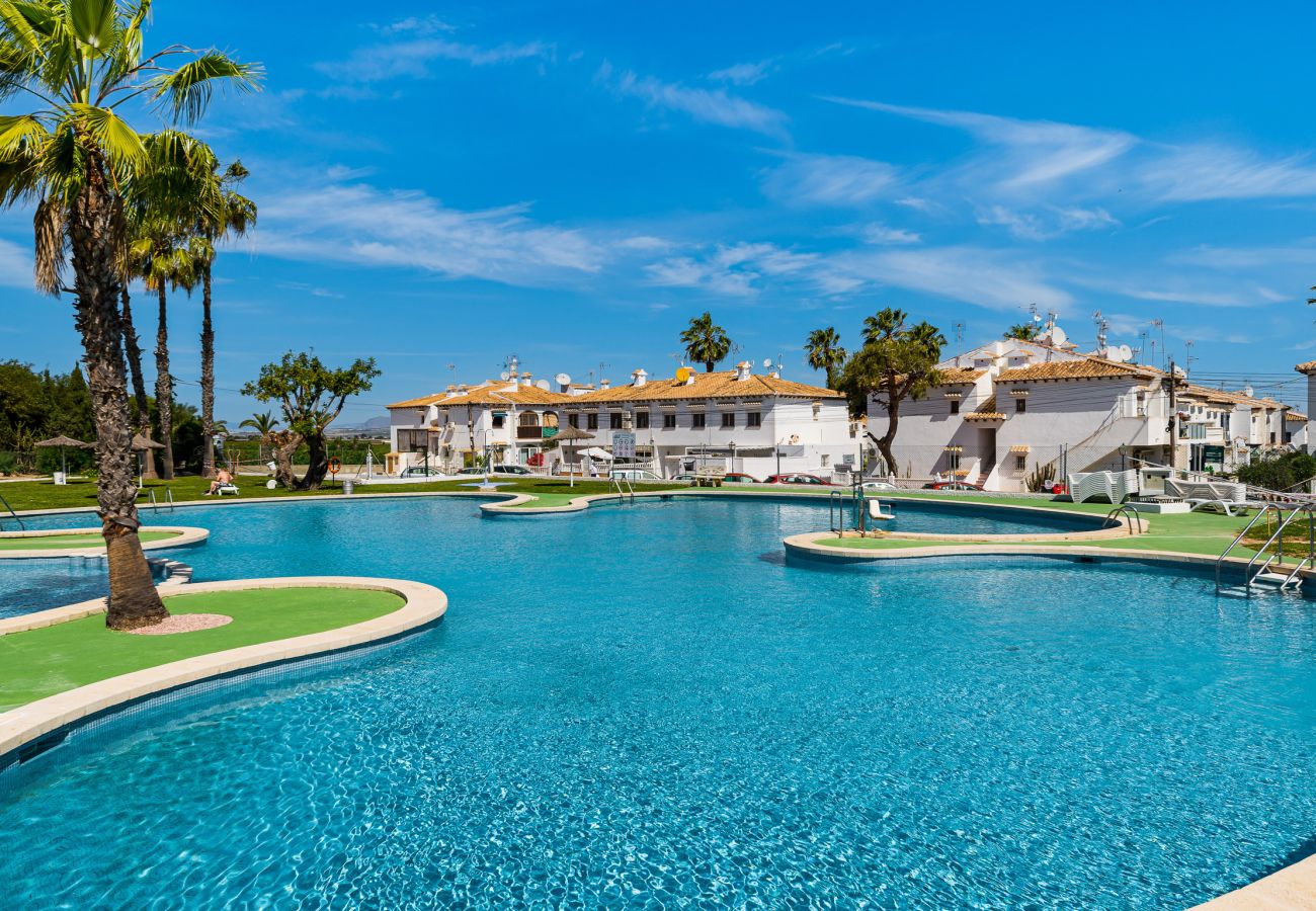 Appartement in Torrevieja - LAGO JARDÍN 55