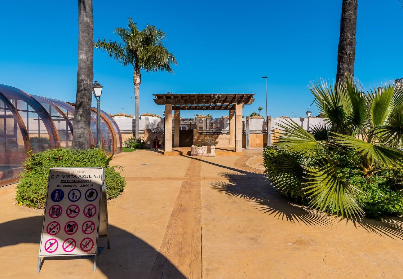 Dom w Orihuela - z.- La Zenia - Bungalow