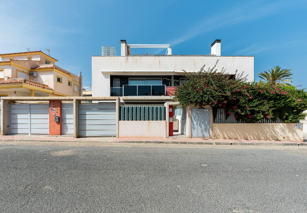 Apartament w Torrevieja - 🅃 Refugio Marino Sunrise