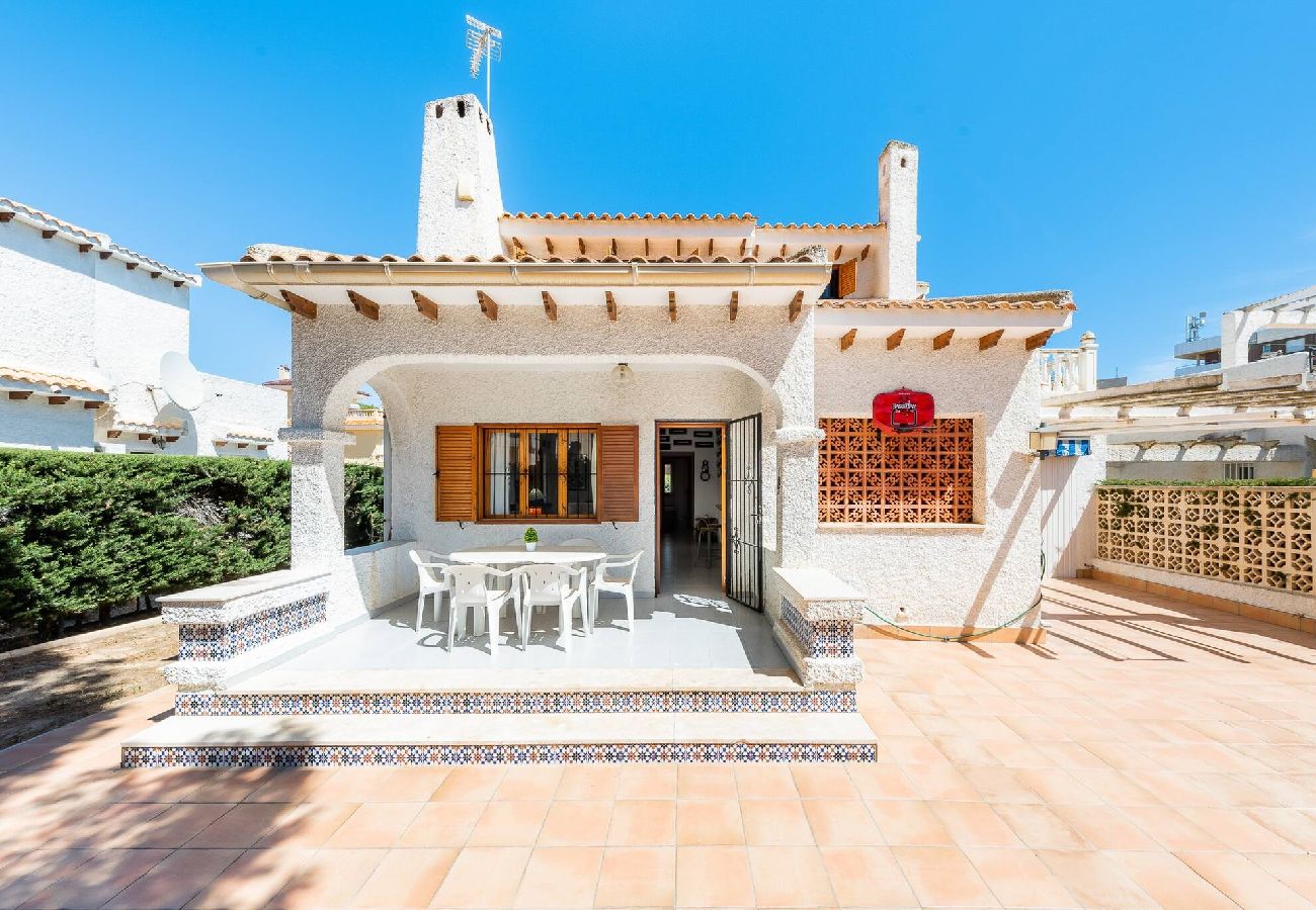 Dom w Orihuela Costa - Chalet Mayor Zenia Beach