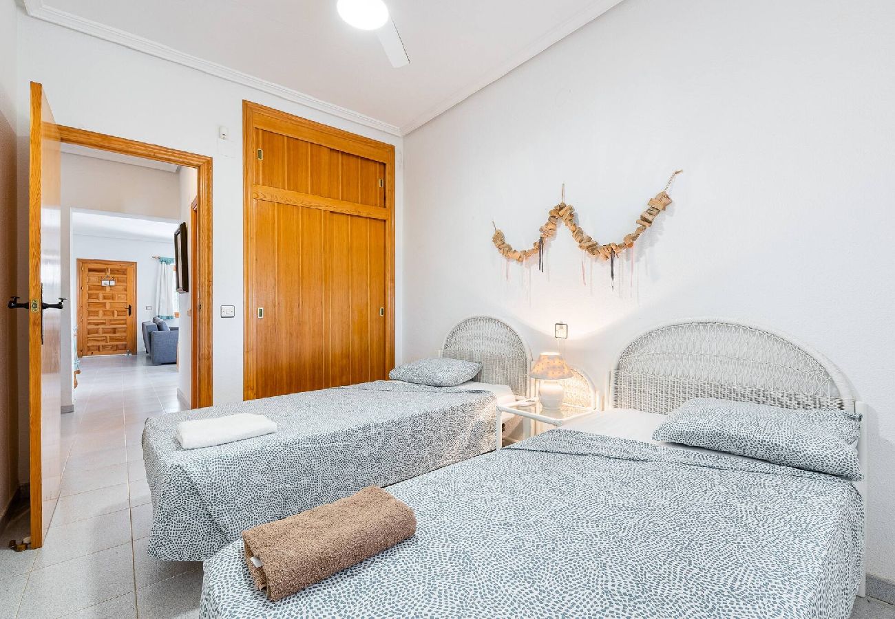 Dom w Orihuela Costa - Chalet Mayor Zenia Beach