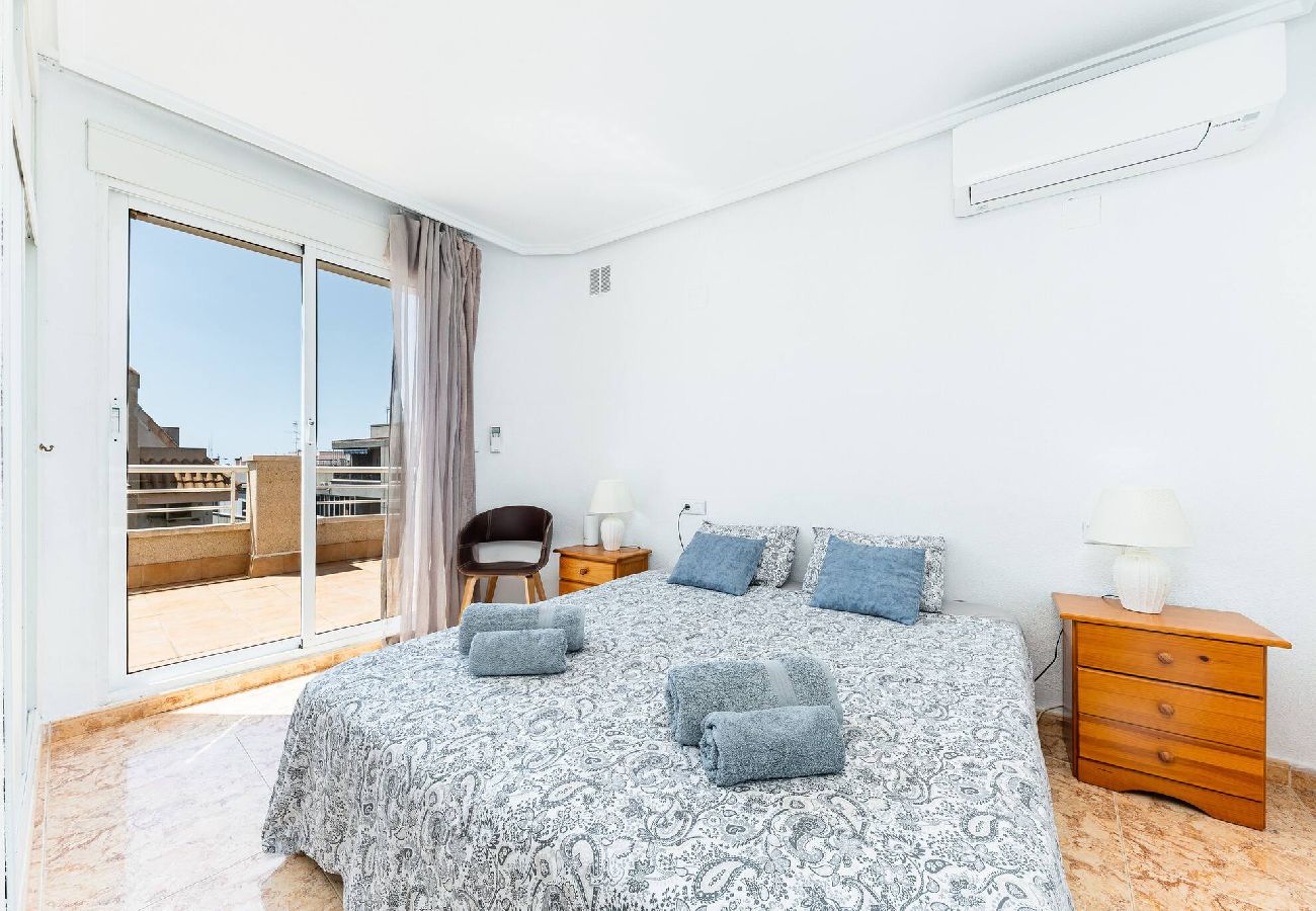 Apartament w Torrevieja - La Loma Ático Sunrise