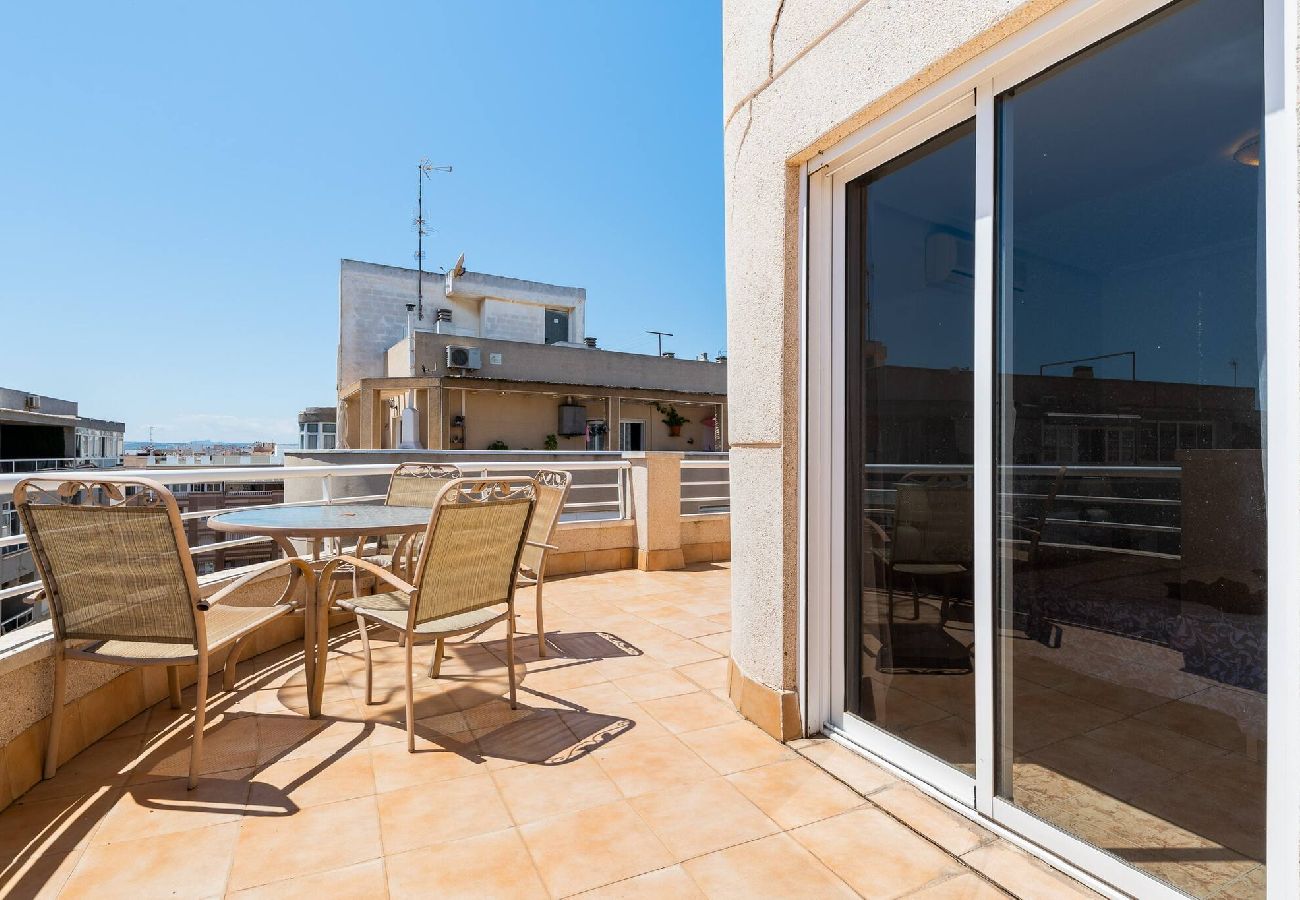 Apartament w Torrevieja - La Loma Ático Sunrise