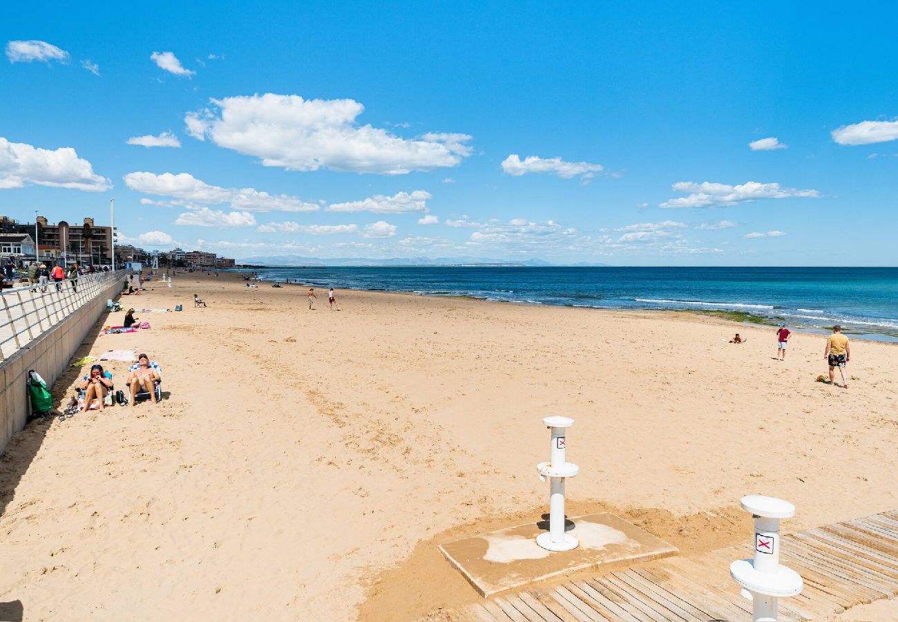 Apartament w Torrevieja - 🅃 Casa del Chicho