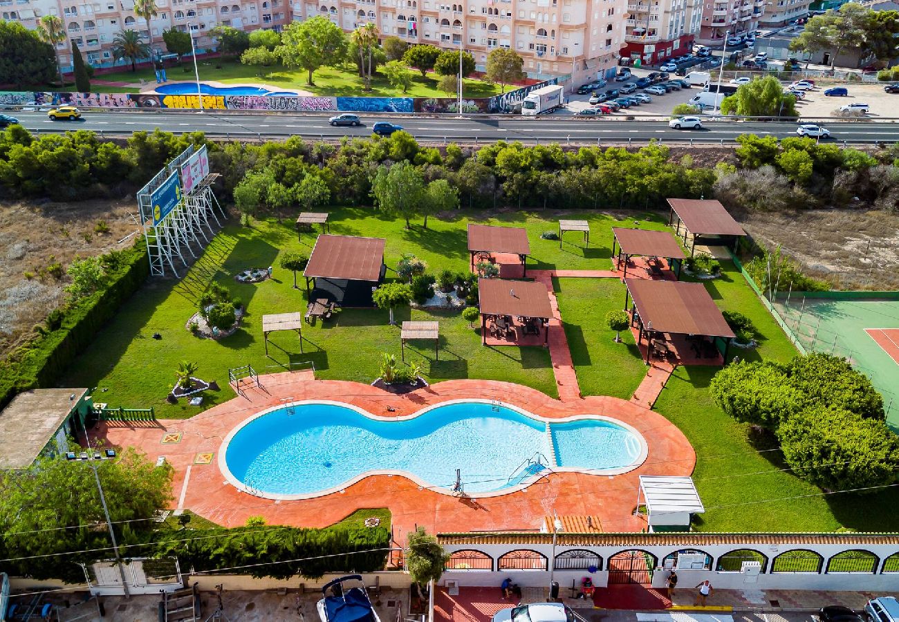 Dom w Torrevieja - 🅃 Villa Patrick - Apartamento
