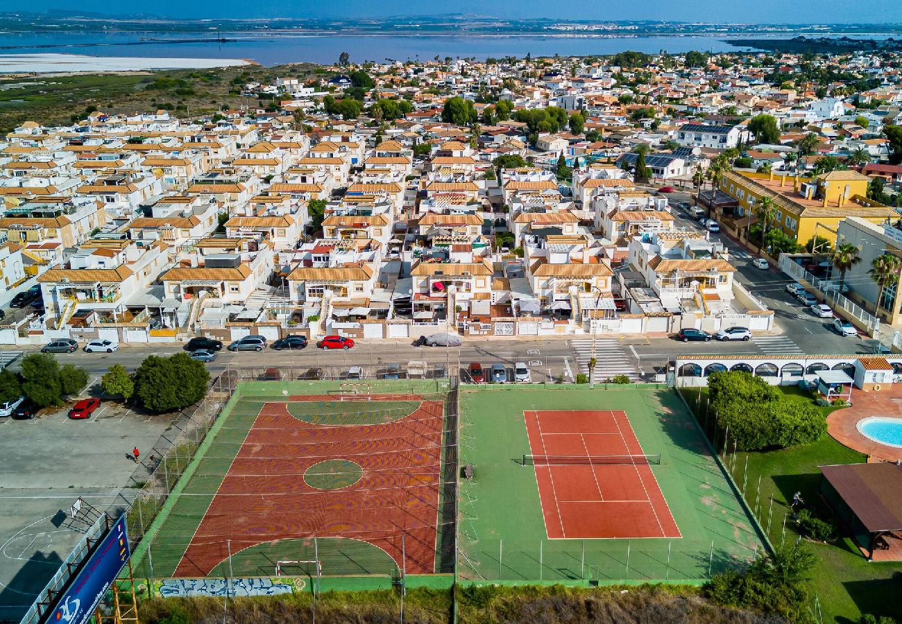 Dom w Torrevieja - 🅃 Villa Patrick - Apartamento