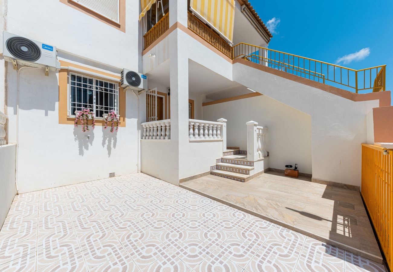 Dom w Torrevieja - 🅃 Villa Patrick - Apartamento