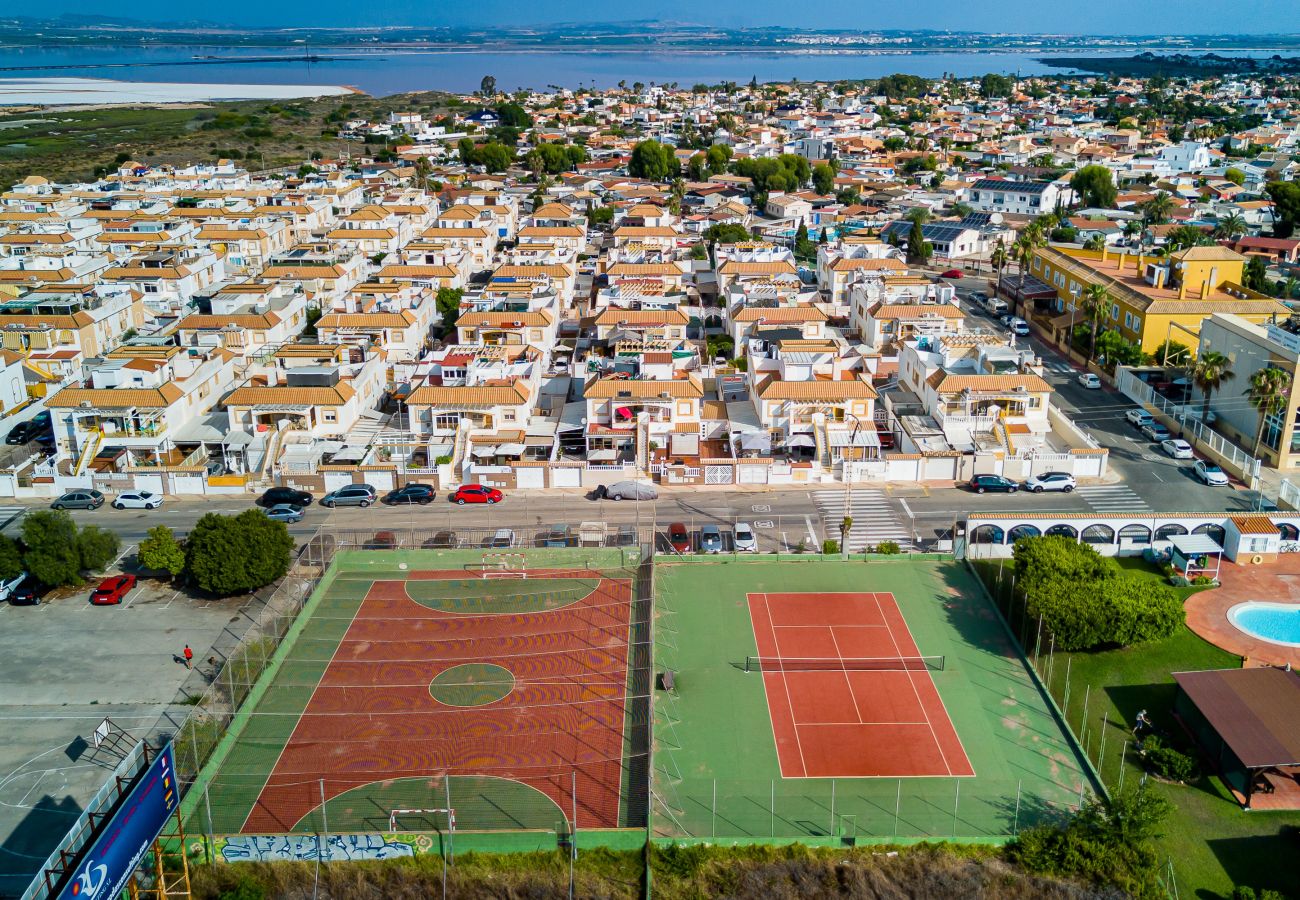 Dom w Torrevieja - 🅃 Villa Patrick - Apartamento